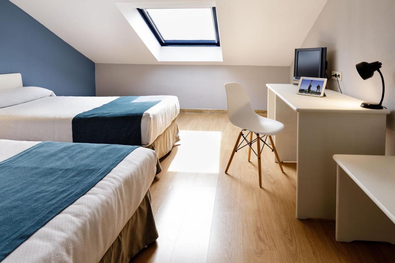 Hotel Jakue Puente la Reina Екстериор снимка