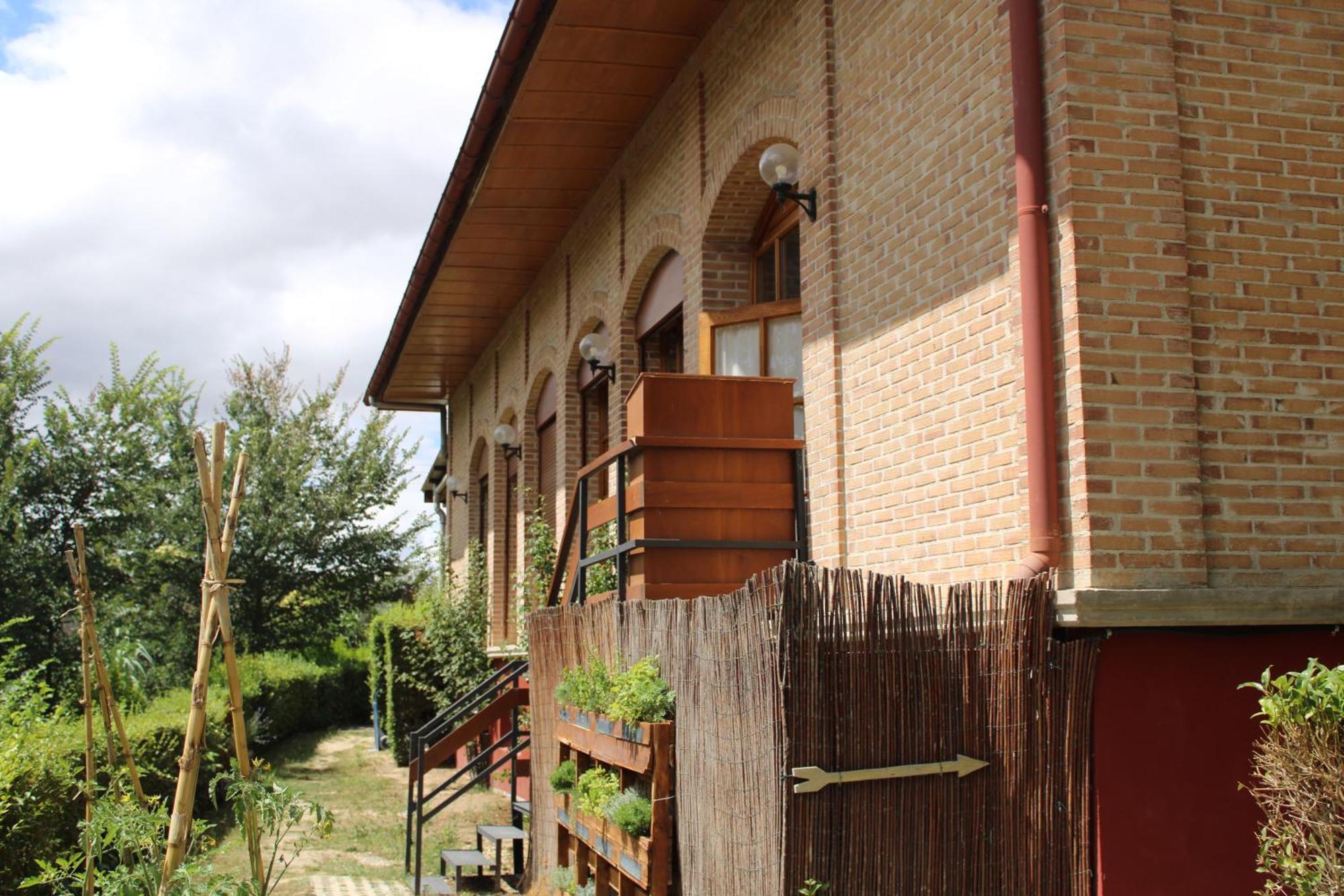 Hotel Jakue Puente la Reina Екстериор снимка
