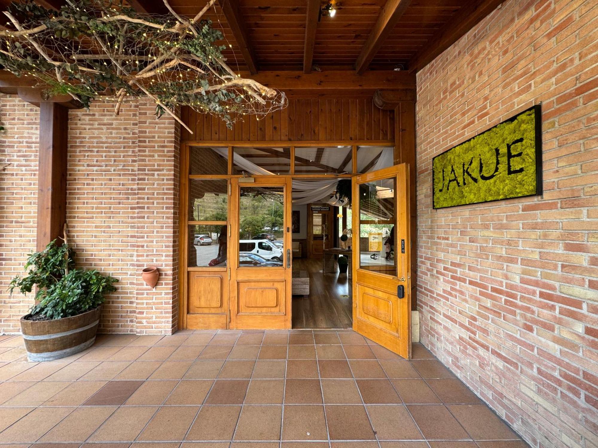Hotel Jakue Puente la Reina Екстериор снимка