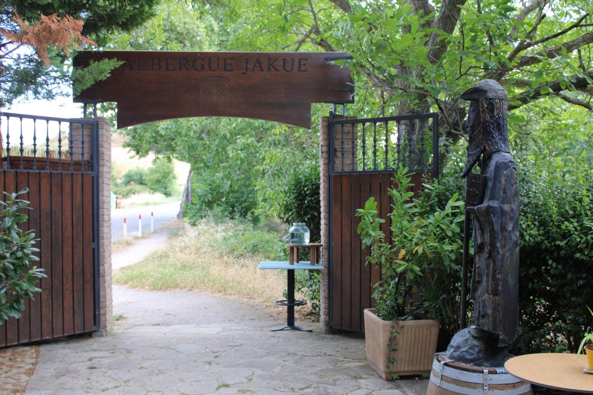 Hotel Jakue Puente la Reina Екстериор снимка