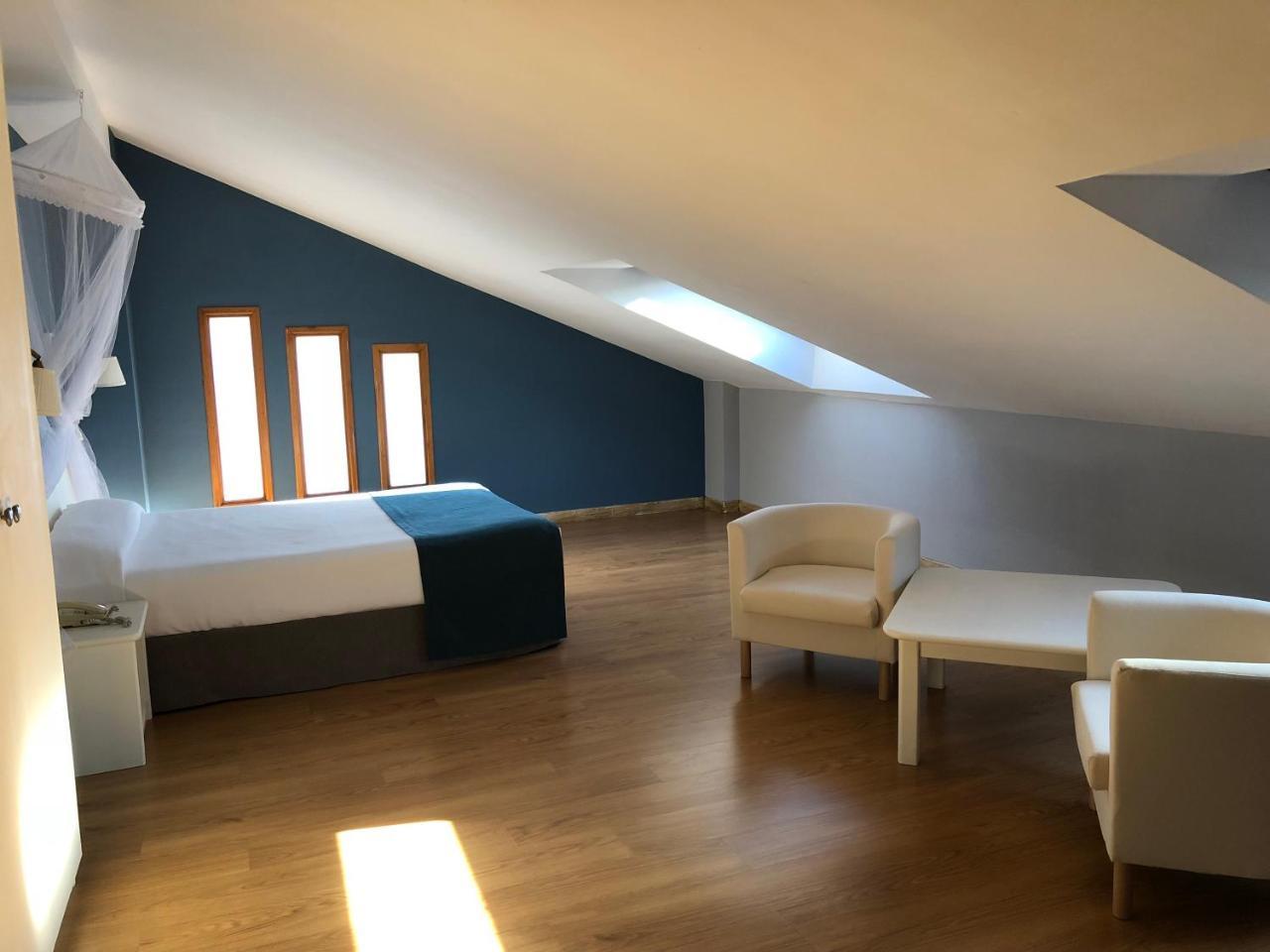 Hotel Jakue Puente la Reina Екстериор снимка